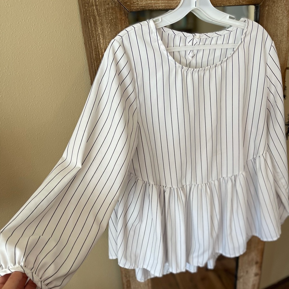 Pin strip ruffle top